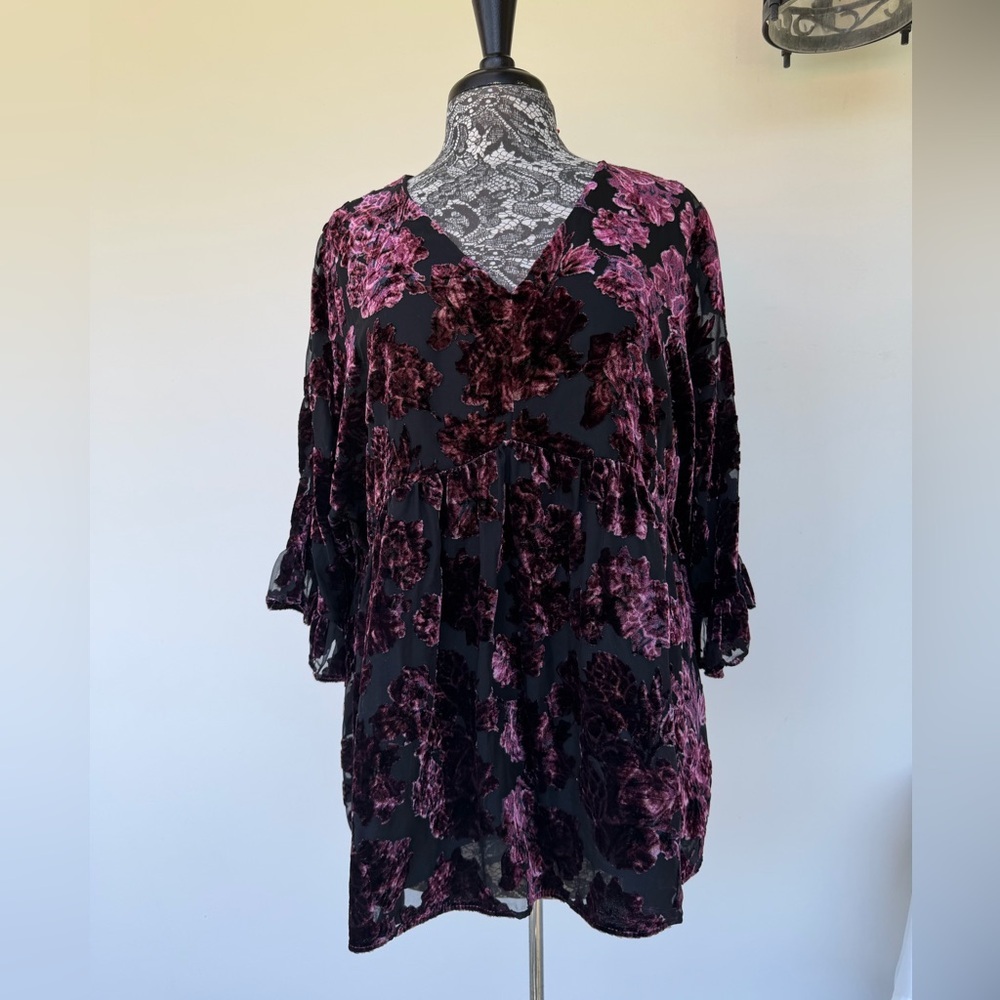 Velvet Floral V-Neck Tunic in Black and Plum by DR2 size XL